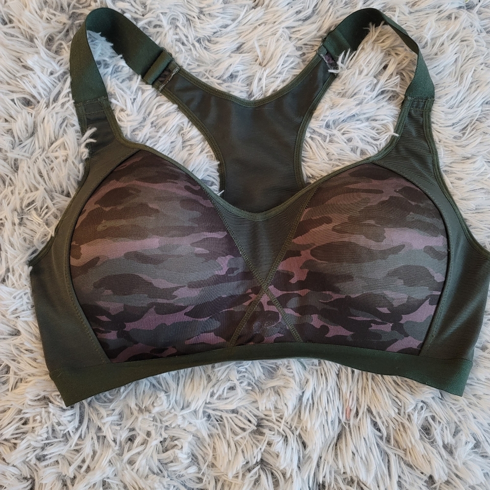 Layer 8 camo sports Bra xxl